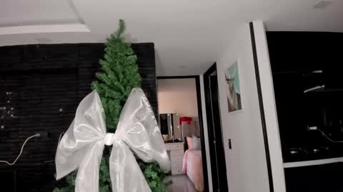 Goddess Myers  thumb up is important for me kisses  online show from November 2025 01:04:01 PM