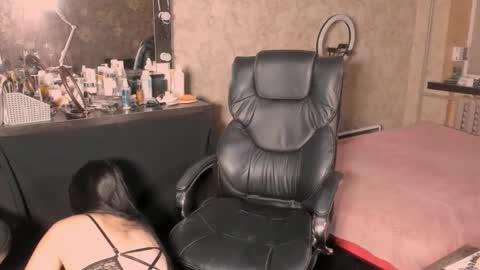 Snapshot of miss_poison chatting on October 2025 06:09:01 PM Leya online show from October 2025 06:09:01 PM