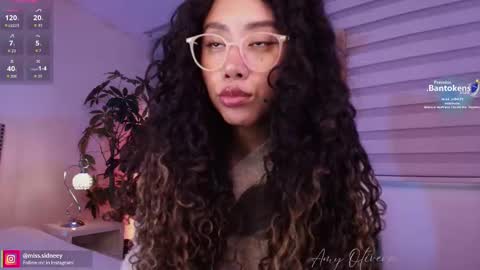 Snapshot of miss_sidney chatting on October 2025 01:23:01 PM Amy Olivera online show from October 2025 01:23:01 PM