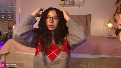 Snapshot of miss_sidney chatting on October 2025 01:11:01 PM Amy Olivera online show from October 2025 01:11:01 PM