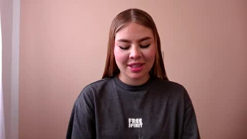 sophi 3 online show from June 2026 05:25:01 PM