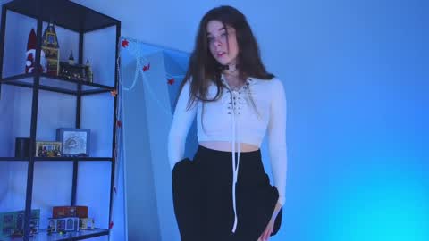 Spider girl Help me reach 10 likes online show from December 2024 06:17:02 AM