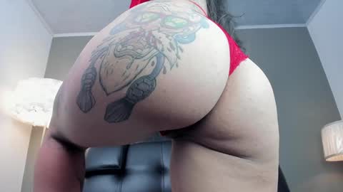Snapshot of miss_vaiolette chatting on December 2024 02:04:01 PM Vaiolette online show from December 2024 02:04:01 PM