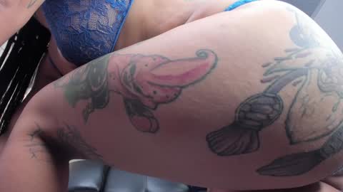 Snapshot of miss_vaiolette chatting on January 2025 02:04:01 PM Vaiolette online show from January 2025 02:04:01 PM