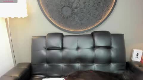 Snapshot of miss_vaiolette chatting on February 2025 11:10:02 AM Vaiolette online show from February 2025 11:10:02 AM