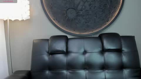 Snapshot of miss_vaiolette chatting on March 2025 11:11:01 AM Vaiolette online show from March 2025 11:11:01 AM