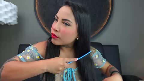 Snapshot of miss_vaiolette chatting on September 2025 11:03:01 AM Vaiolette online show from September 2025 11:03:01 AM