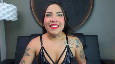 Snapshot of miss_vaiolette chatting on October 2025 11:09:02 AM Vaiolette online show from October 2025 11:09:02 AM