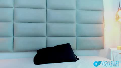 Snapshot of miss_valen_ chatting on February 2025 02:10:02 PM valentina online show from February 2025 02:10:02 PM