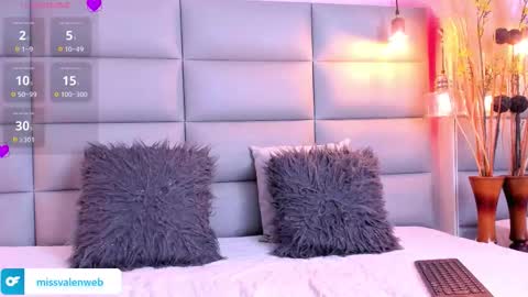 Snapshot of miss_valen_ chatting on September 2025 12:49:02 PM valentina online show from September 2025 12:49:02 PM