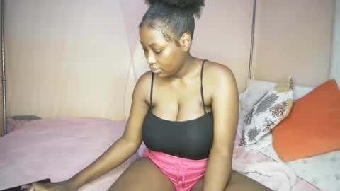 Snapshot of miss_worldfire chatting on June 2026 04:05:01 PM miss_worldfire online show from June 2026 04:05:01 PM