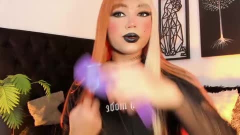 miss_zz online show from September 2025 06:20:01 PM