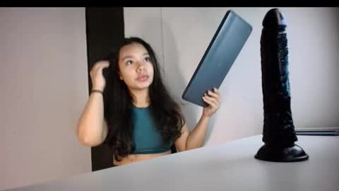 Snapshot of missaprilqos chatting on March 2025 11:36:02 AM April online show from March 2025 11:36:02 AM