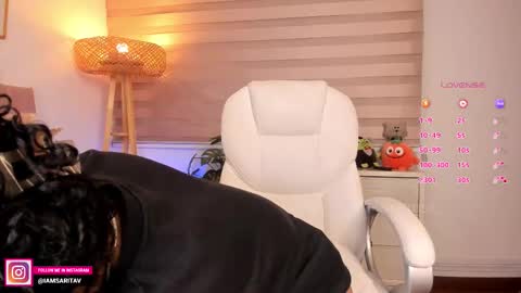 Sara Vanegas online show from October 2025 01:57:02 PM