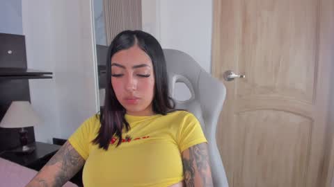 misscheelsee_as online show from January 2025 06:17:01 PM
