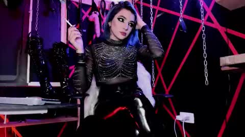 Missdarklady online show from March 2026 04:35:01 PM