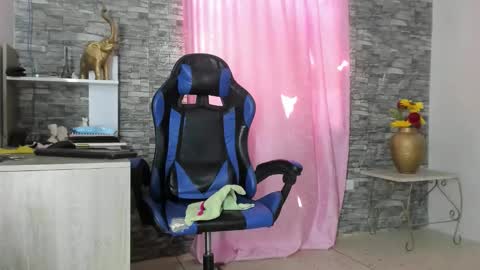 missdeborah20 online show from November 2025 02:39:02 PM