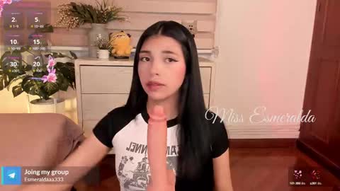 Snapshot of missesmeralda chatting on October 2025 09:55:01 PM Julieta Arboleda but i like call me esme online show from October 2025 09:55:01 PM