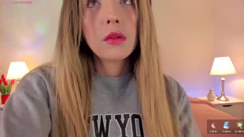 Bella Castillo online show from October 2025 12:45:02 PM