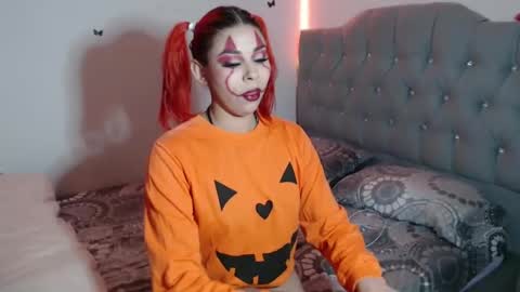 misskarol18 online show from October 2025 01:42:02 PM