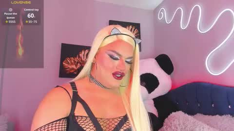 kassandra lazcano online show from September 2025 02:00:02 AM