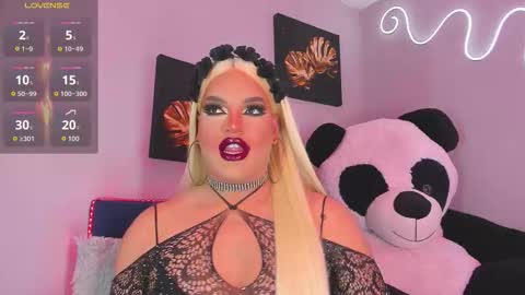 kassandra lazcano online show from September 2025 02:02:02 AM