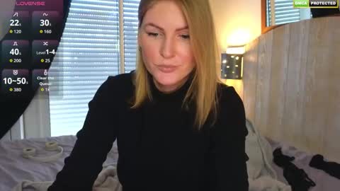 Misslucci online show from October 2025 12:13:02 PM