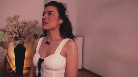 Lullu online show from November 2025 03:00:01 PM