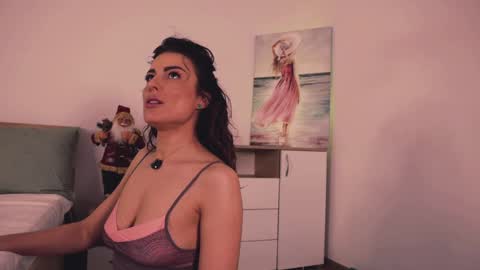 Lullu online show from December 2025 02:37:02 PM