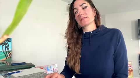 CreationQueen online show from December 2024 05:22:01 PM