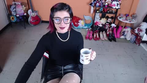 Miss Mia online show from January 2025 04:27:01 PM