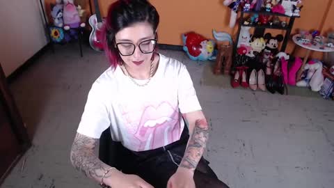 Miss Mia online show from January 2025 05:20:01 PM