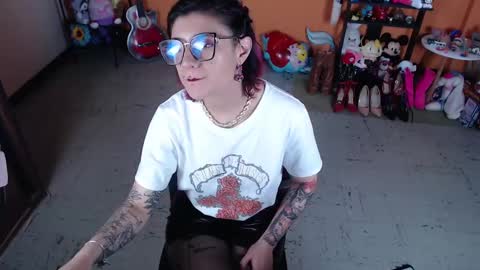 Miss Mia online show from January 2025 01:52:02 PM