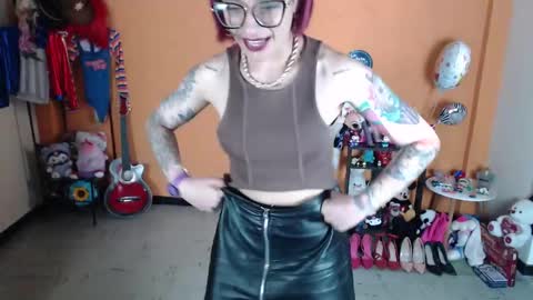 Miss Mia online show from January 2025 04:46:02 PM