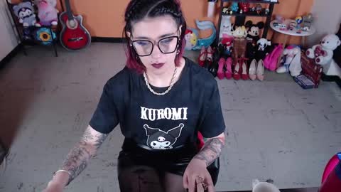 Miss Mia online show from January 2025 05:17:02 PM