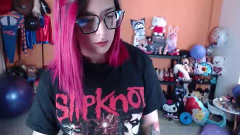 Miss Mia online show from September 2025 05:05:02 PM