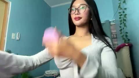 missminervaa online show from October 2025 04:27:01 PM