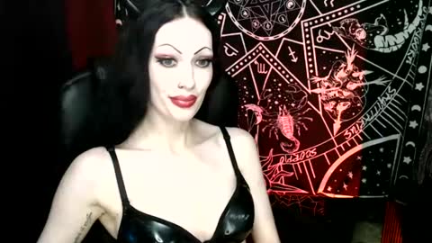 Snapshot of missmoondoll chatting on February 2025 04:48:02 AM MissMoonDoll online show from February 2025 04:48:02 AM