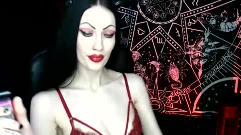 Snapshot of missmoondoll chatting on October 2025 04:01:02 AM MissMoonDoll online show from October 2025 04:01:02 AM