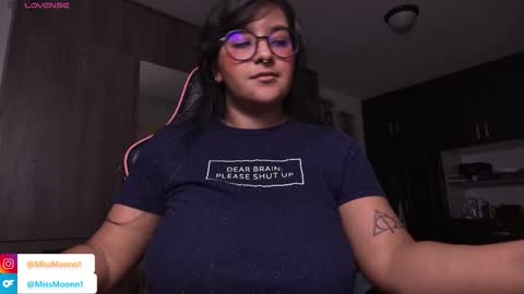 Snapshot of missmoonn chatting on September 2025 01:31:02 AM MissMoon online show from September 2025 01:31:02 AM