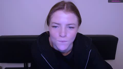 Snapshot of missoliviaa_ chatting on December 2024 11:50:02 AM Olivia online show from December 2024 11:50:02 AM