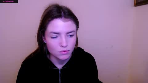 Snapshot of missoliviaa_ chatting on January 2025 12:37:02 PM Olivia online show from January 2025 12:37:02 PM