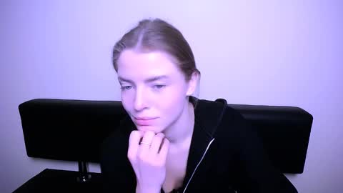 Snapshot of missoliviaa_ chatting on January 2025 11:46:01 AM Olivia online show from January 2025 11:46:01 AM