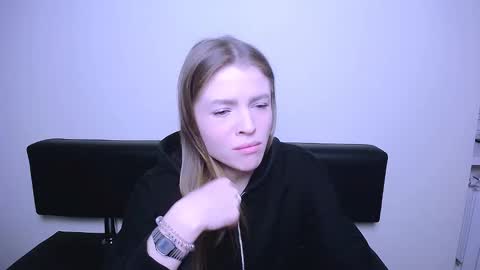 Snapshot of missoliviaa_ chatting on February 2025 08:38:01 AM Olivia online show from February 2025 08:38:01 AM