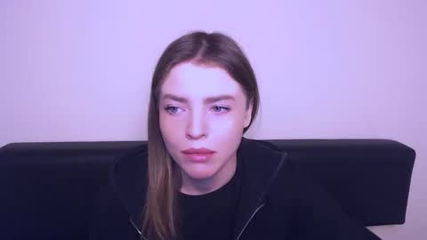 Snapshot of missoliviaa_ chatting on February 2025 09:50:02 AM Olivia online show from February 2025 09:50:02 AM