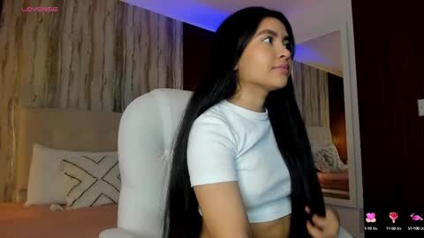 Emma Prada online show from March 2025 11:40:02 AM