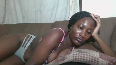 Snapshot of missprettygal chatting on October 2025 12:00:02 AM pretty gal online show from October 2025 12:00:02 AM