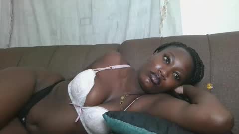 Snapshot of missprettygal chatting on October 2025 09:37:01 PM pretty gal online show from October 2025 09:37:01 PM