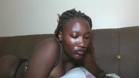 Snapshot of missprettygal chatting on November 2025 05:28:02 AM pretty gal online show from November 2025 05:28:02 AM