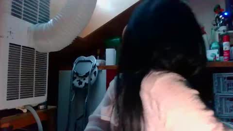 Snapshot of missversatile chatting on April 2026 05:52:01 PM Miss Versatile online show from April 2026 05:52:01 PM
